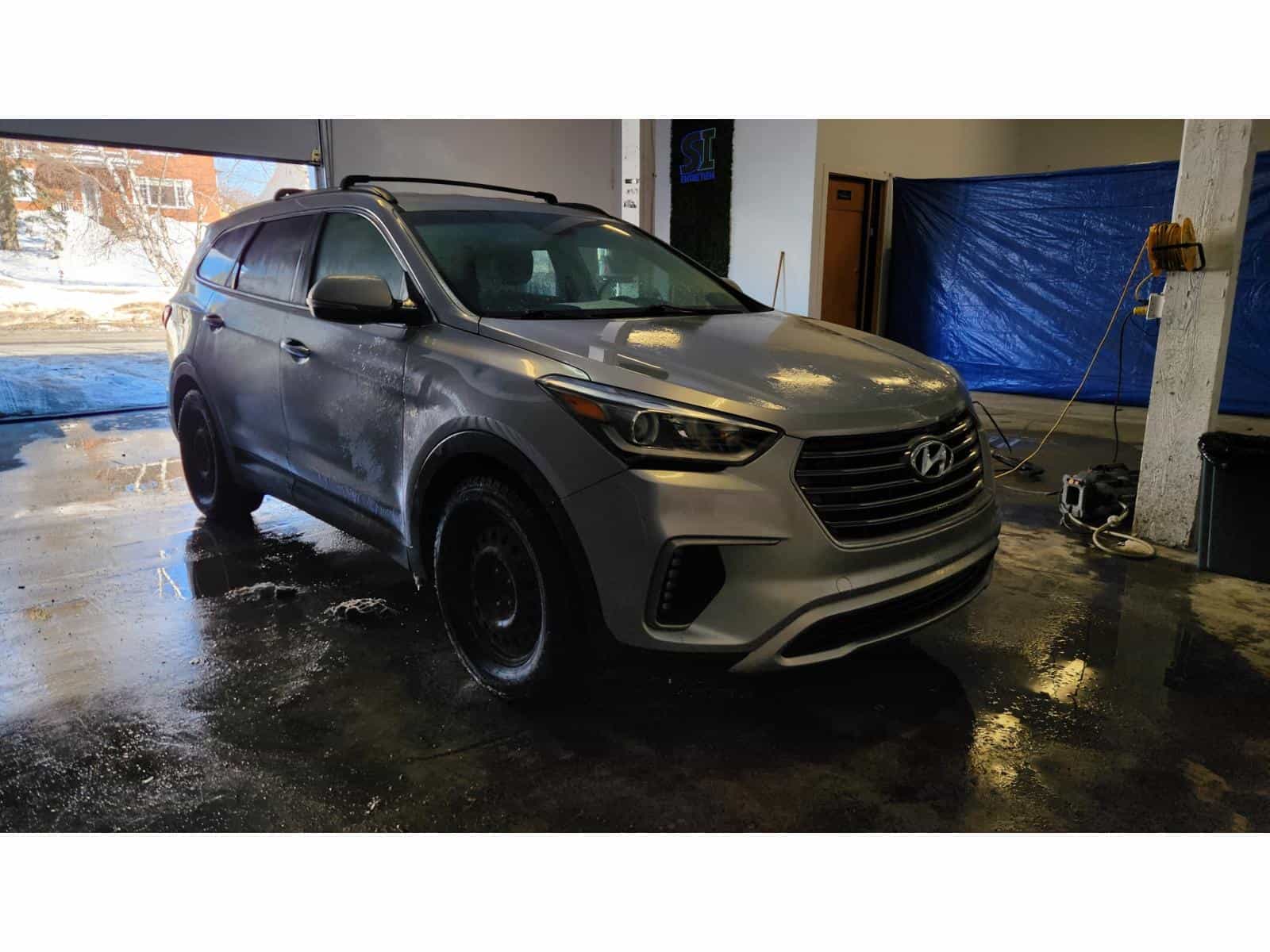 2018 Hyundai Santa Fe XL Premium - Image 3