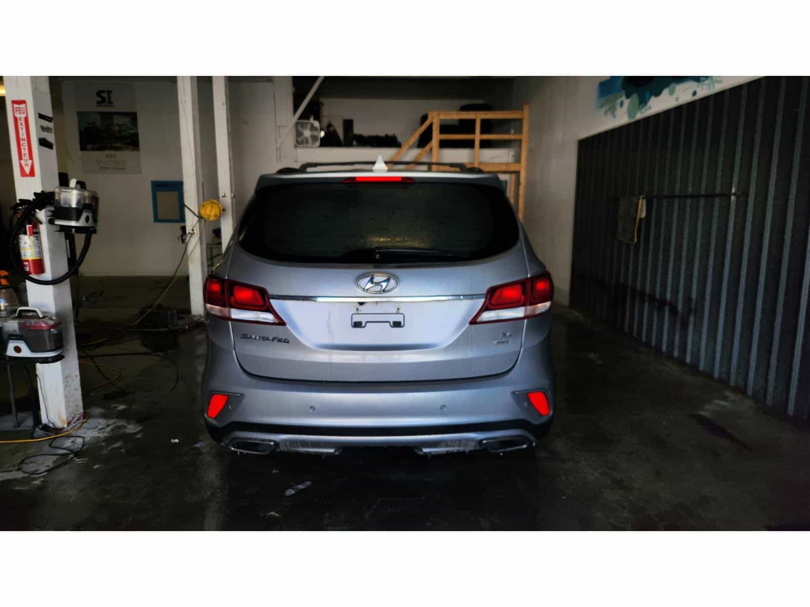 2018 Hyundai Santa Fe XL Premium - Image 5