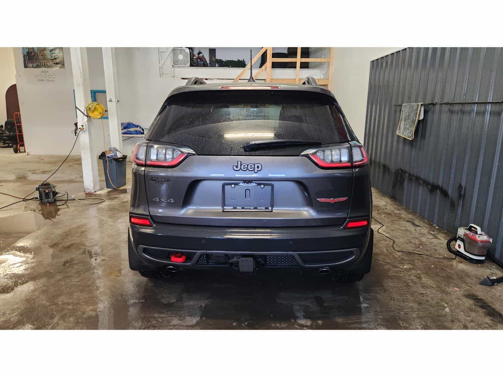 2020 Jeep Cherokee Trailhawk - Image 5