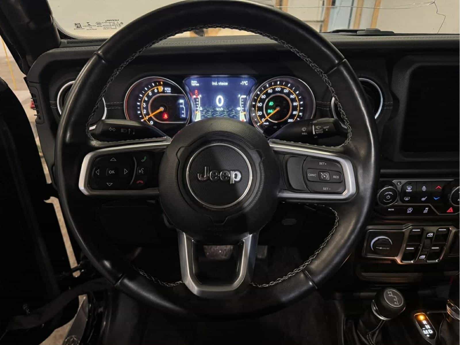 2022 Jeep Gladiator Overland - Image 12