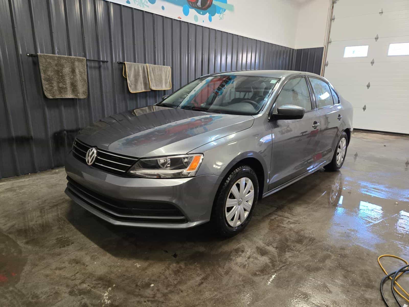 2017 Volkswagen Jetta Trendline + - Image 1