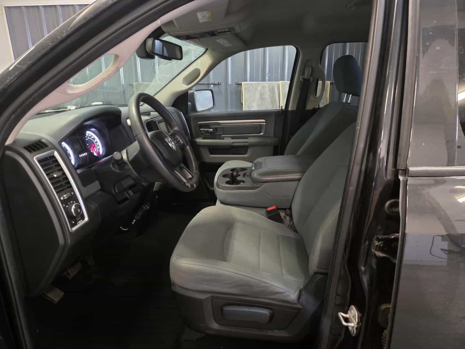 2017 RAM 1500 Outdoorsman - Image 9