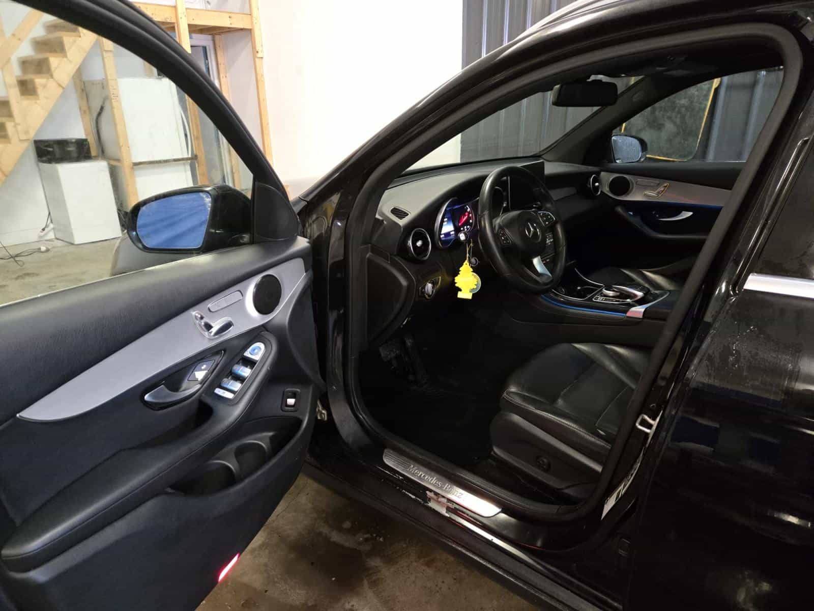 2017 Mercedes-Benz GLC 300 GLC300 - Image 9