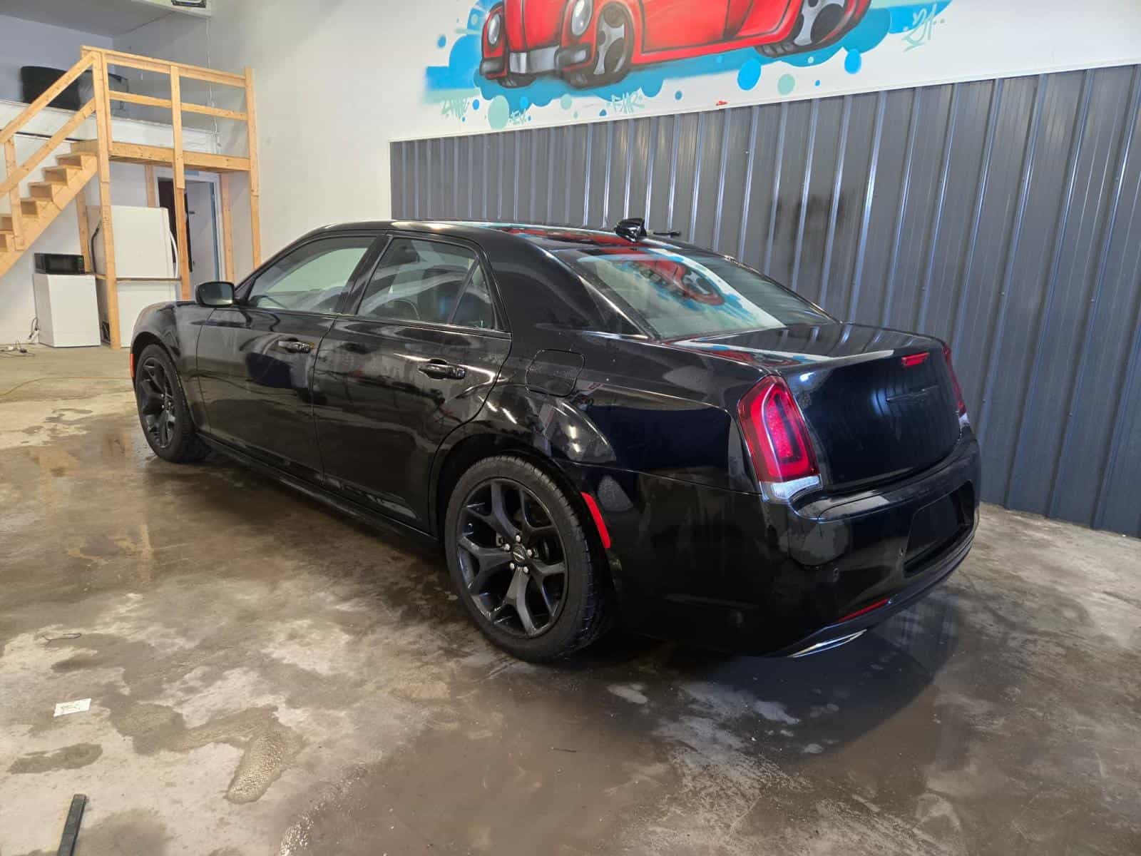 2022 Chrysler 300 Touring L - Image 6