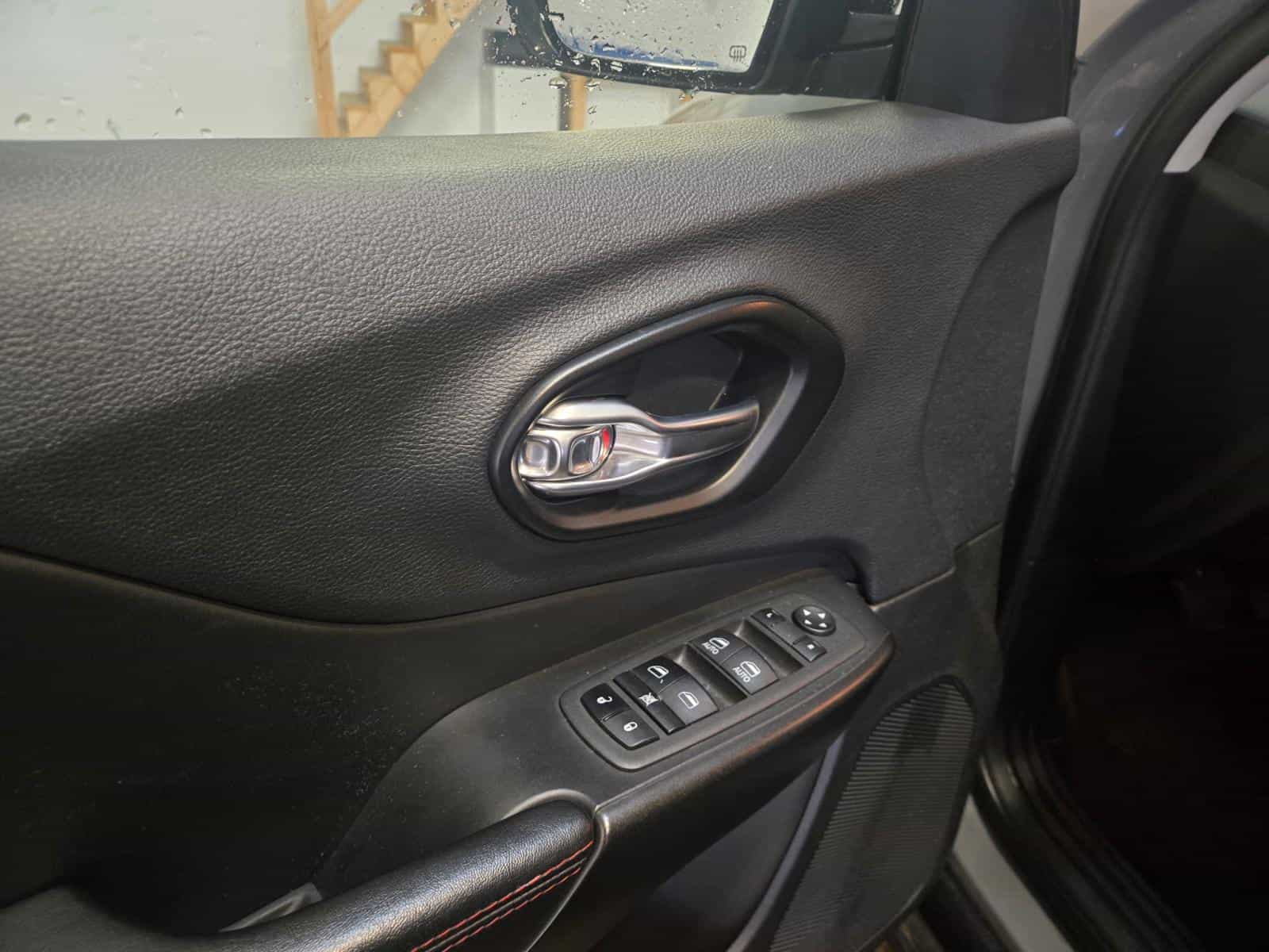 2022 Jeep CHEROKEE TRAILHAWK Trailhawk - Image 14