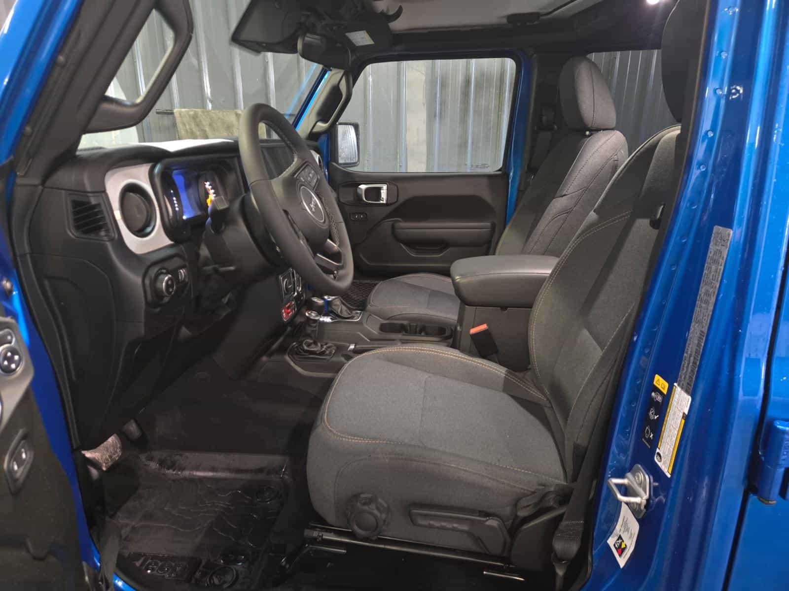 2025 Jeep Gladiator Sport Willys - Image 11