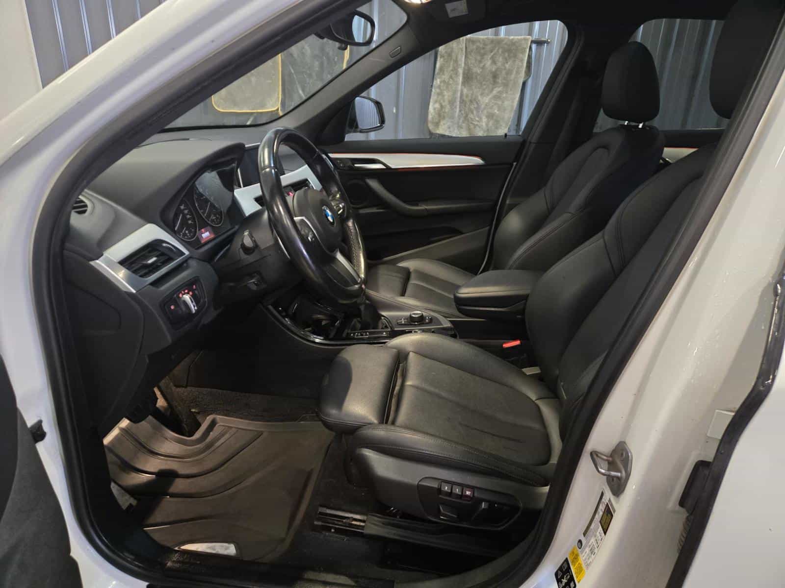 2016 BMW X1 xDrive28i - Image 11