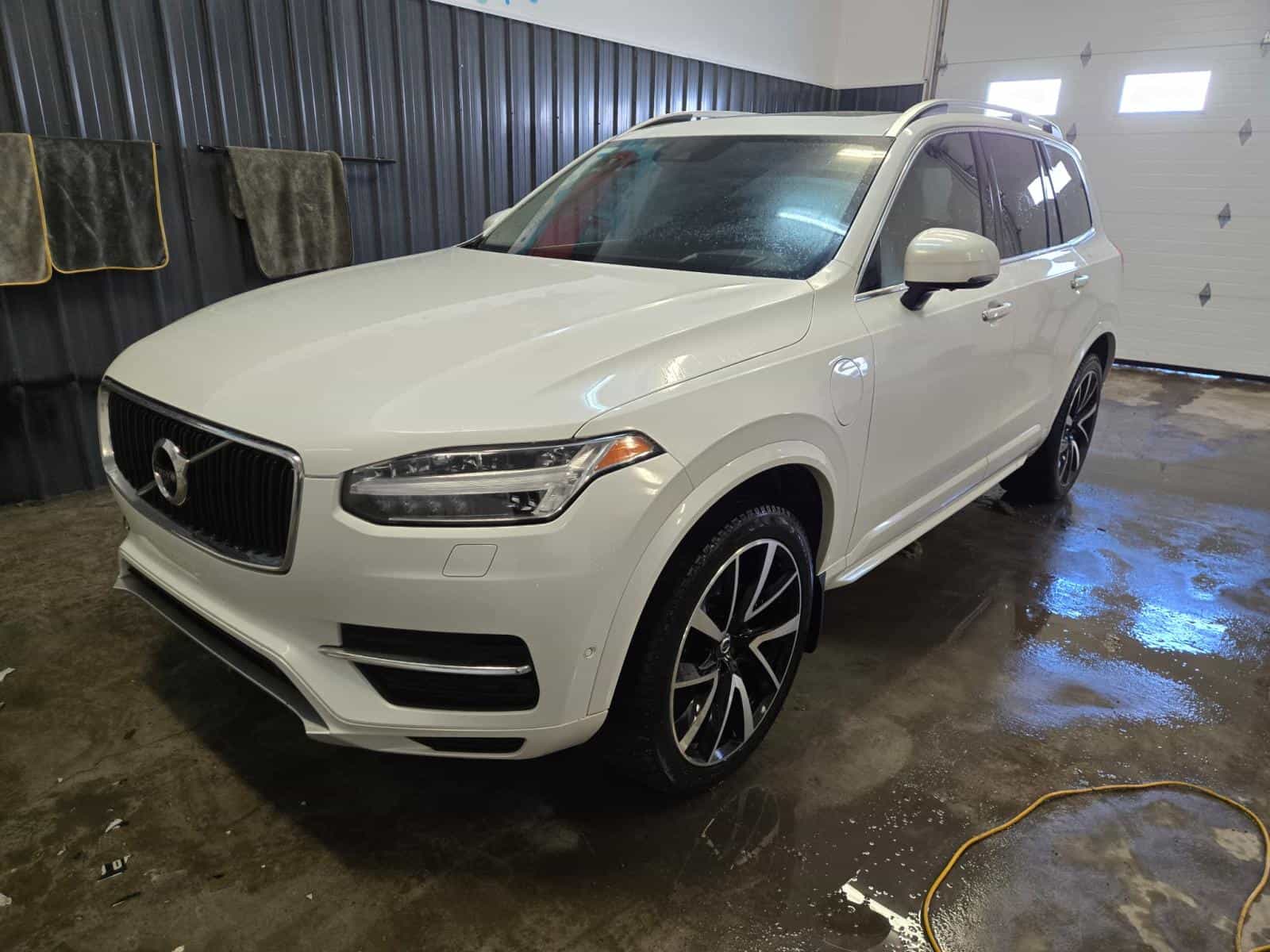 2018 Volvo XC90 Momentum - Image 1