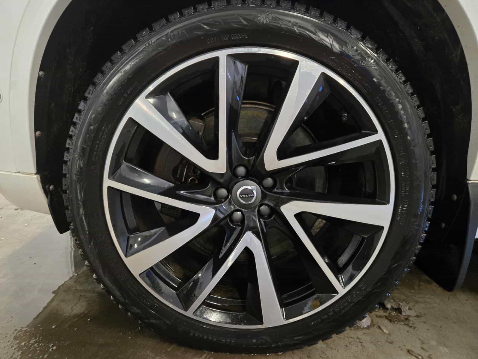 2018 Volvo XC90 Momentum - Image 8