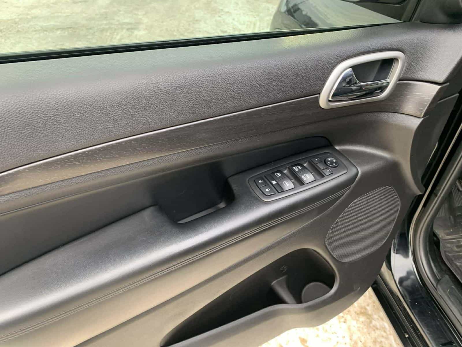 2018 Jeep Grand Cherokee Altitude IV - Image 14