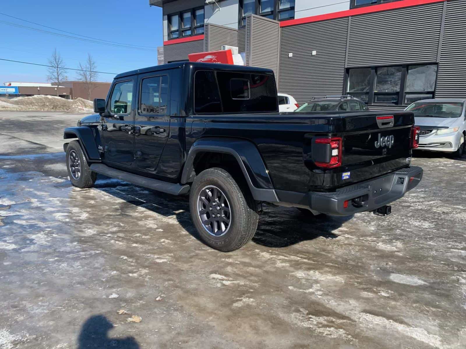 2022 Jeep Gladiator Overland - Image 4