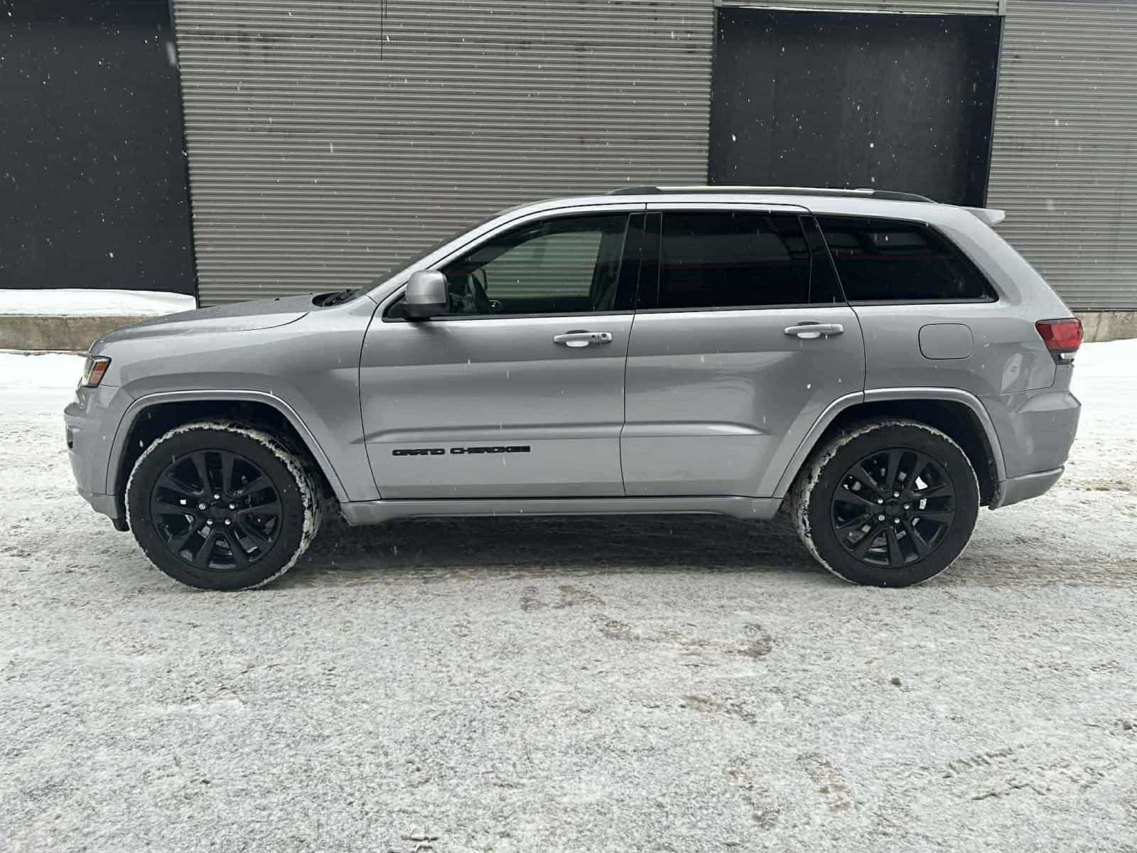 2019 Jeep GRAND CHEROKEE LAREDO/ALT Altitude - Image 7