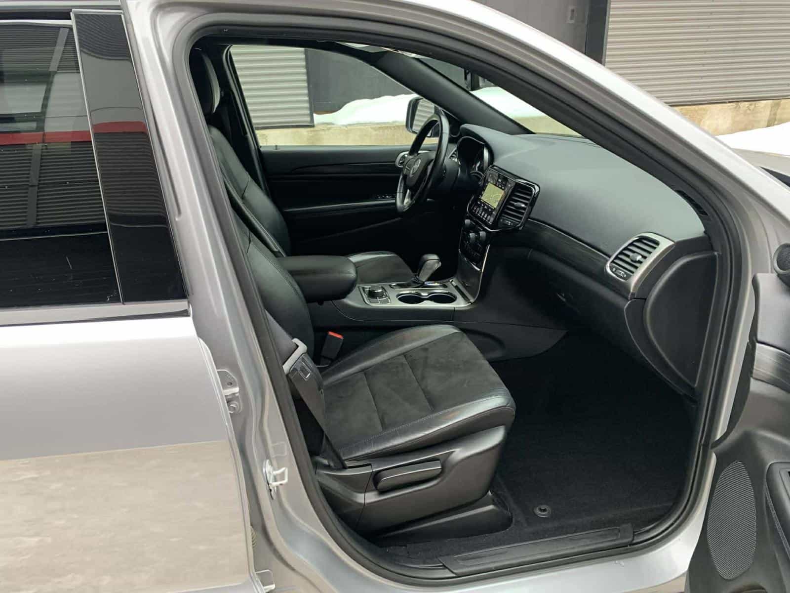 2019 Jeep GRAND CHEROKEE LAREDO/ALT Altitude - Image 11