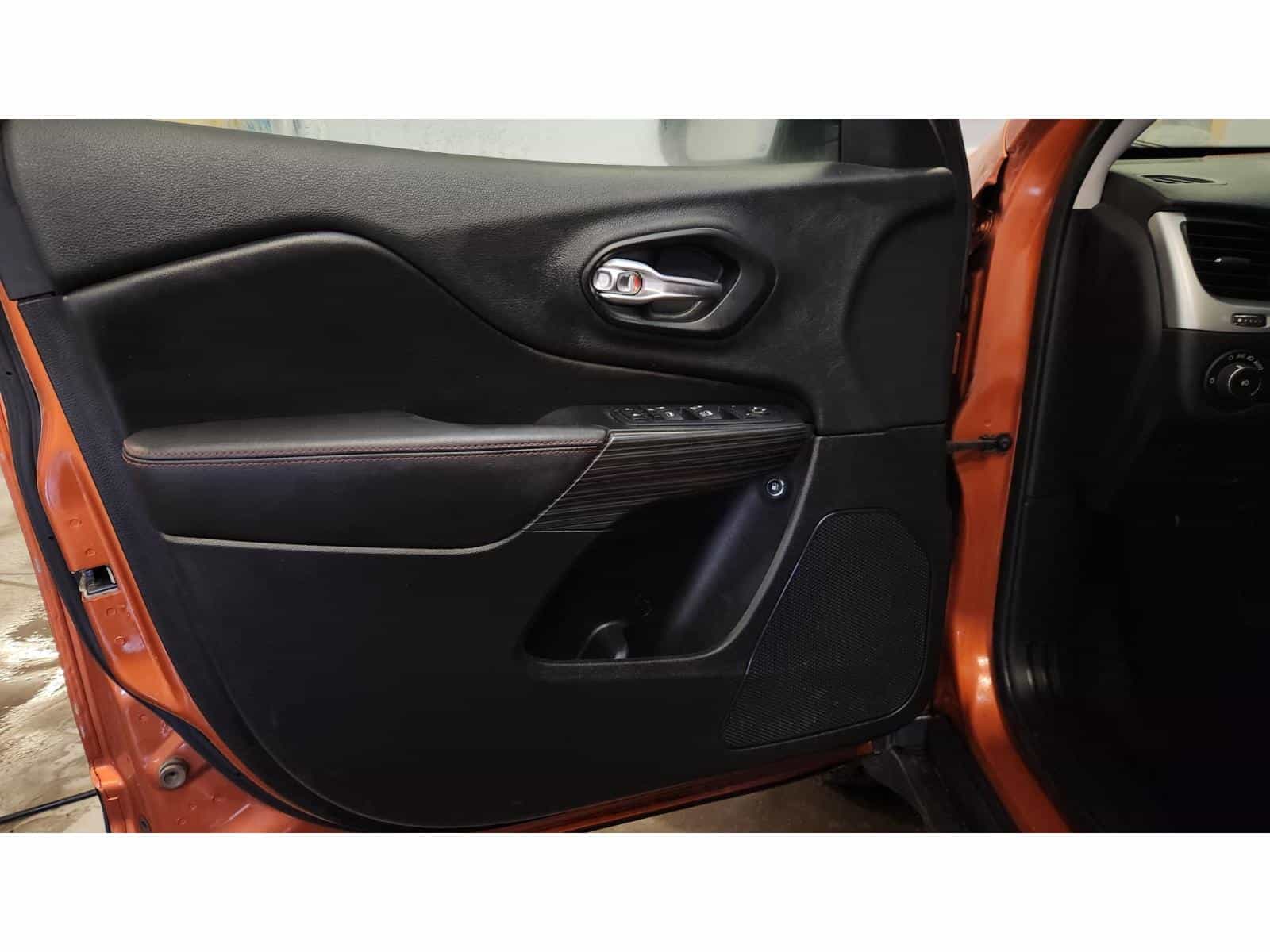 2015 Jeep Cherokee Trailhawk - Image 8