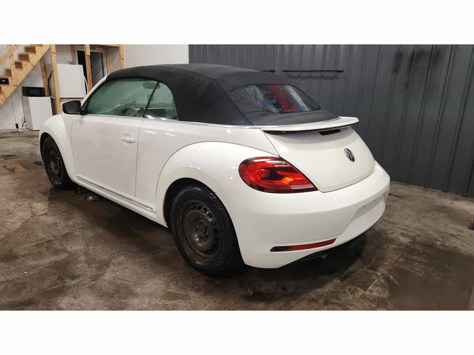 2018 Volkswagen Beetle Trendline - Image 6