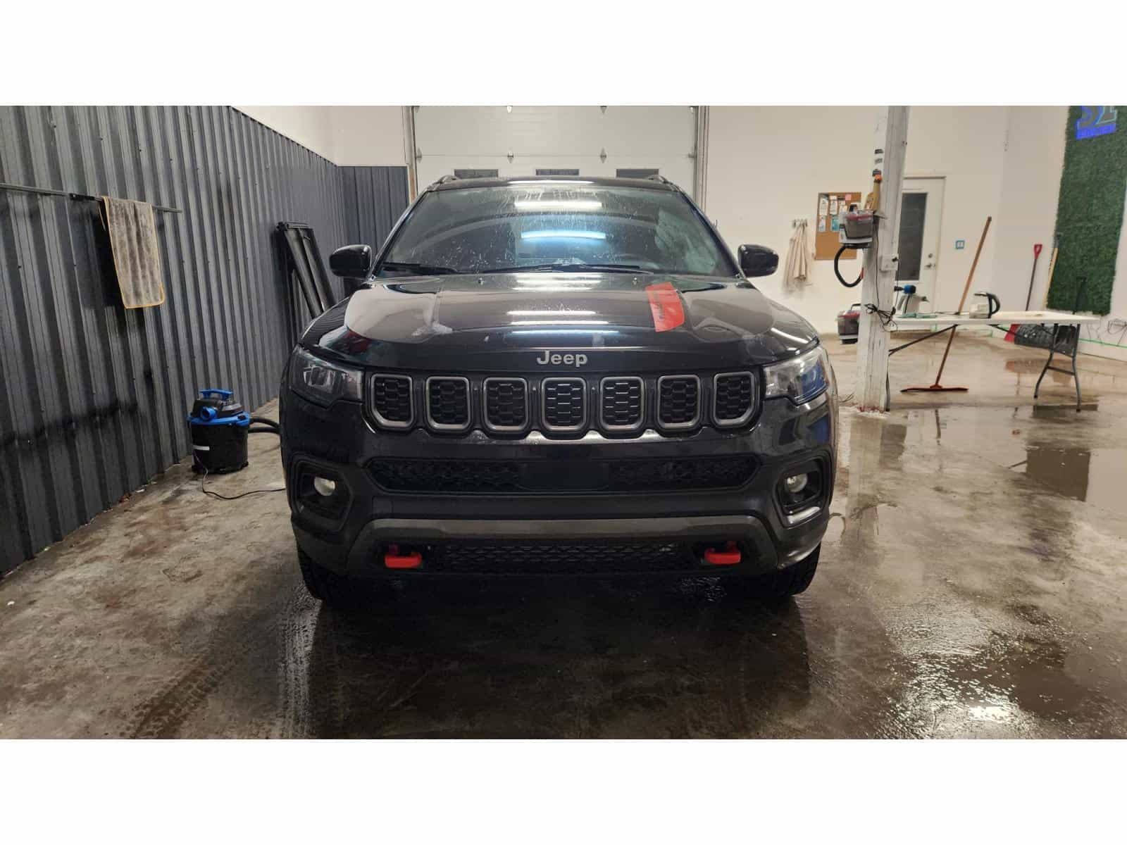 2024 Jeep Compass Trailhawk - Image 2