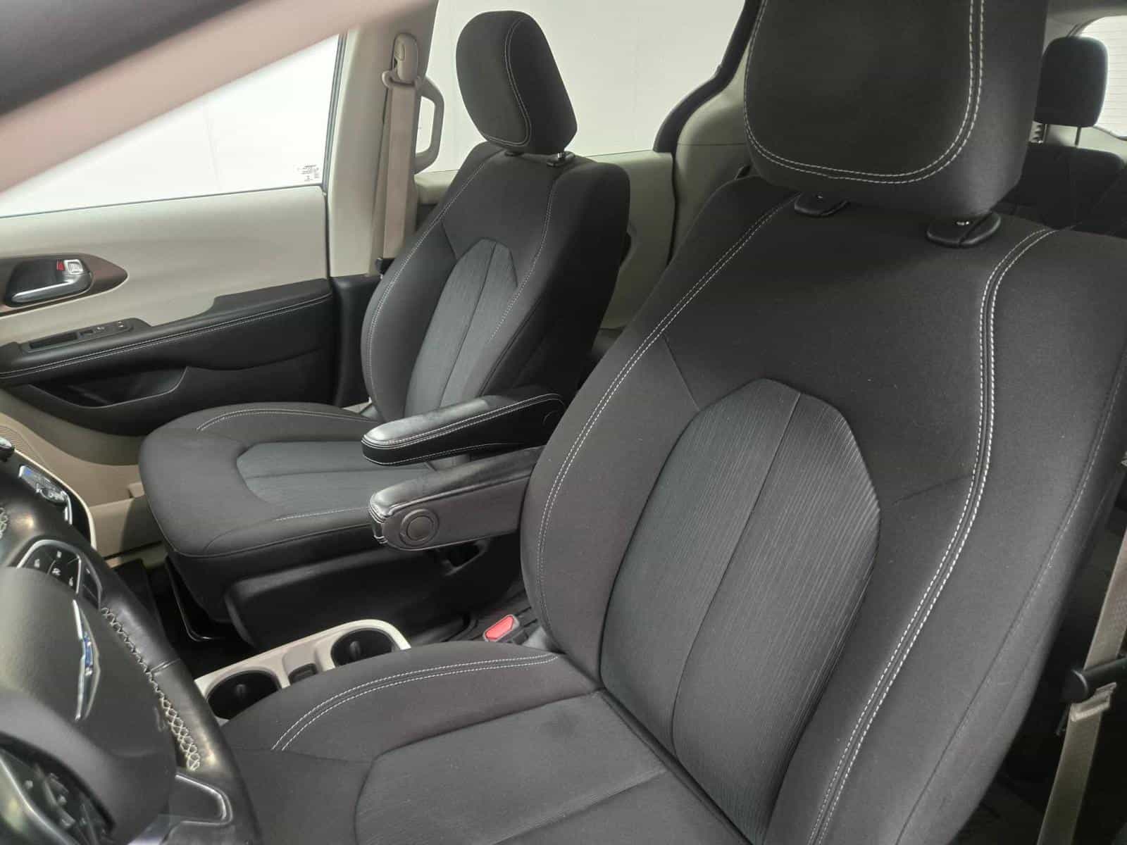 2021 Chrysler Grand Caravan SXT - Image 13