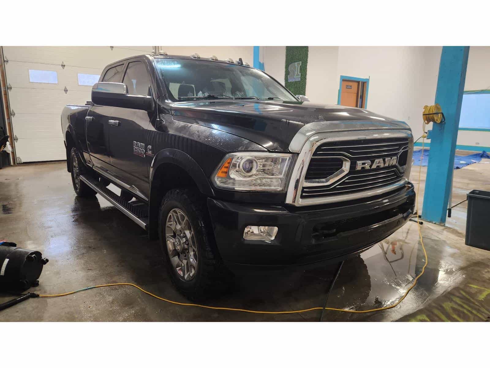 2018 RAM 2500 Limited - Image 3