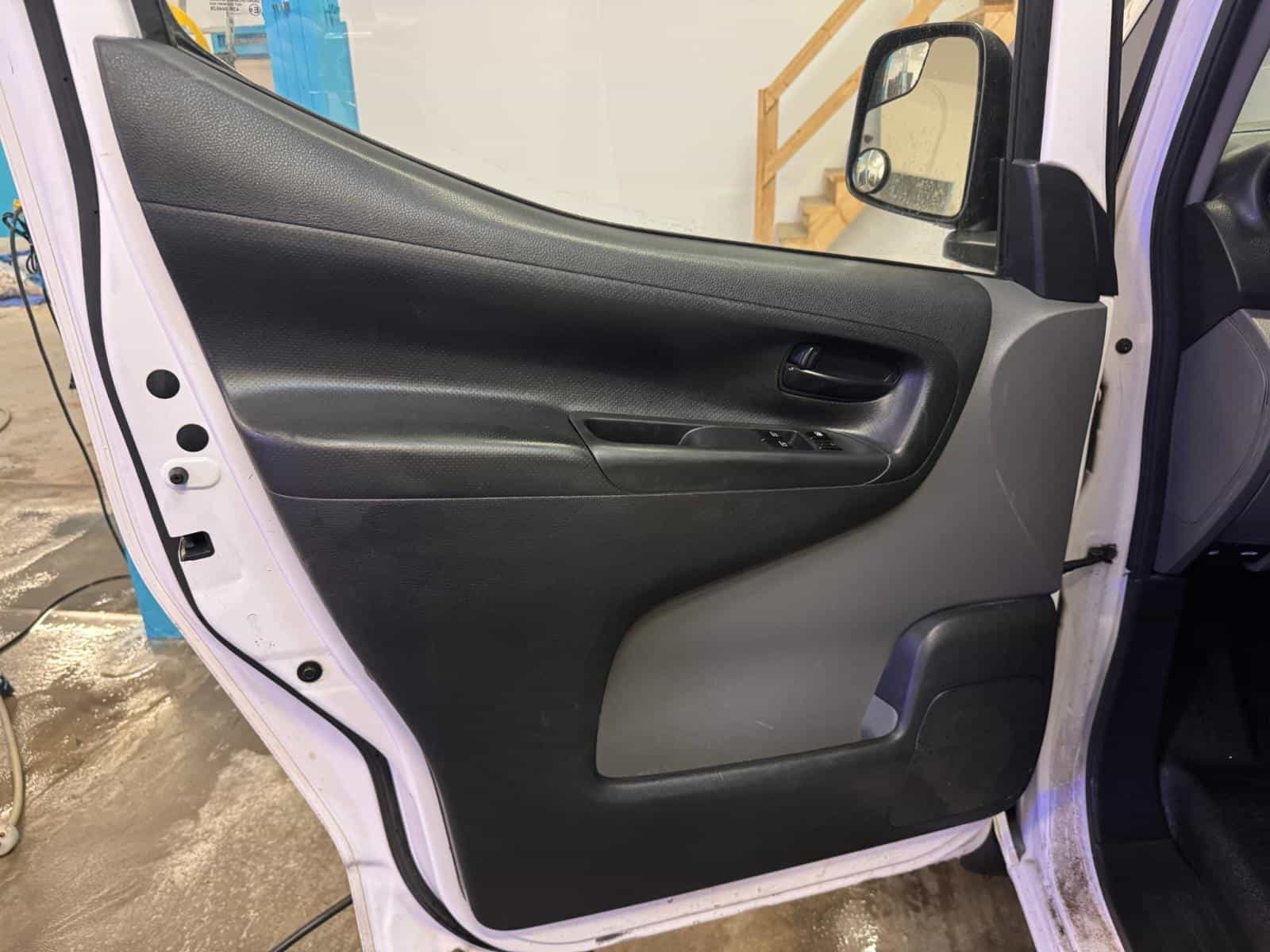 2019 Nissan NV SV - Image 11