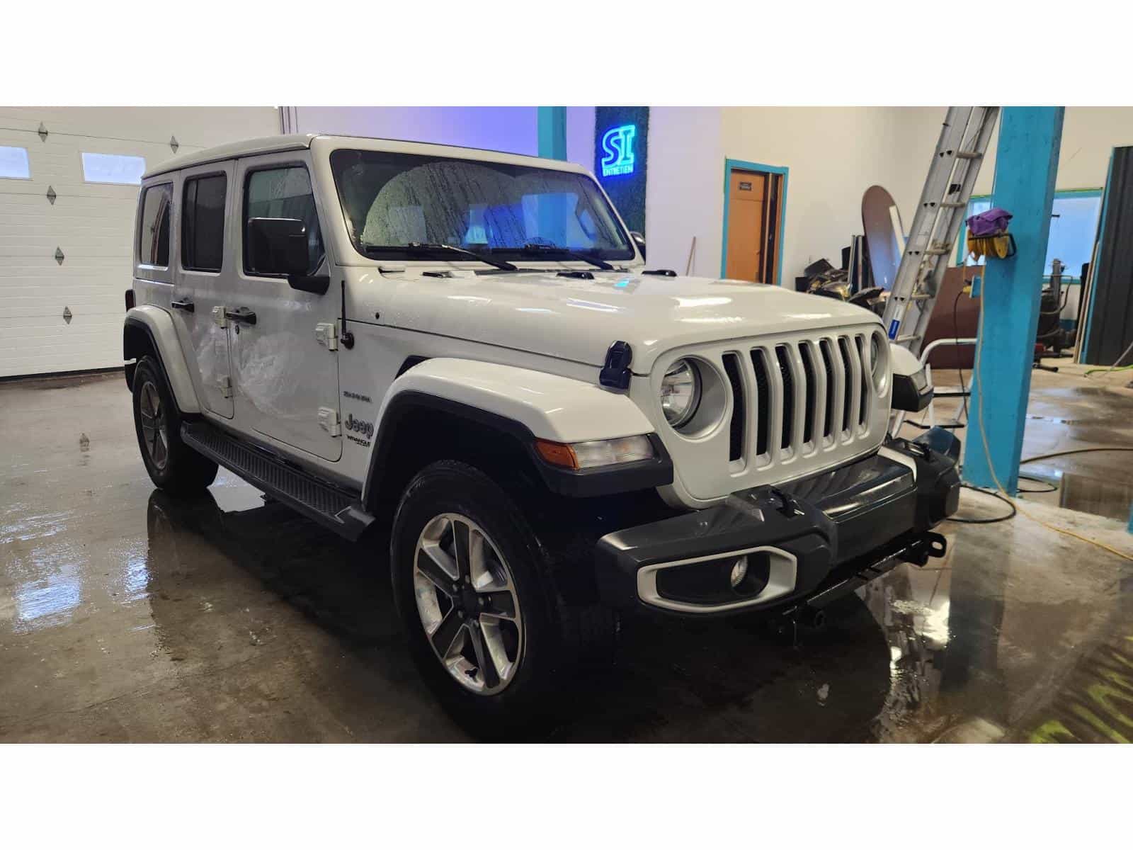 2018 Jeep Wrangler Unlimited Sahara - Image 3
