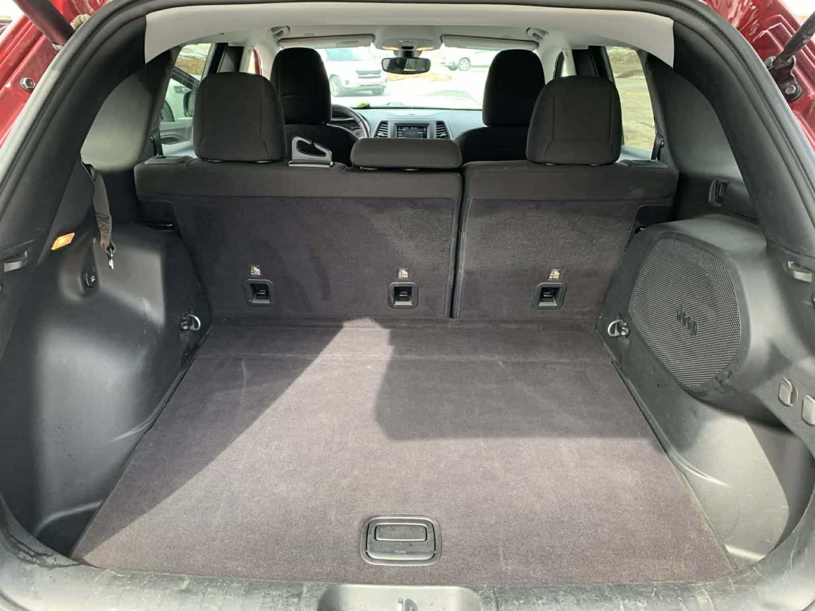 2019 Jeep Cherokee North - Image 10