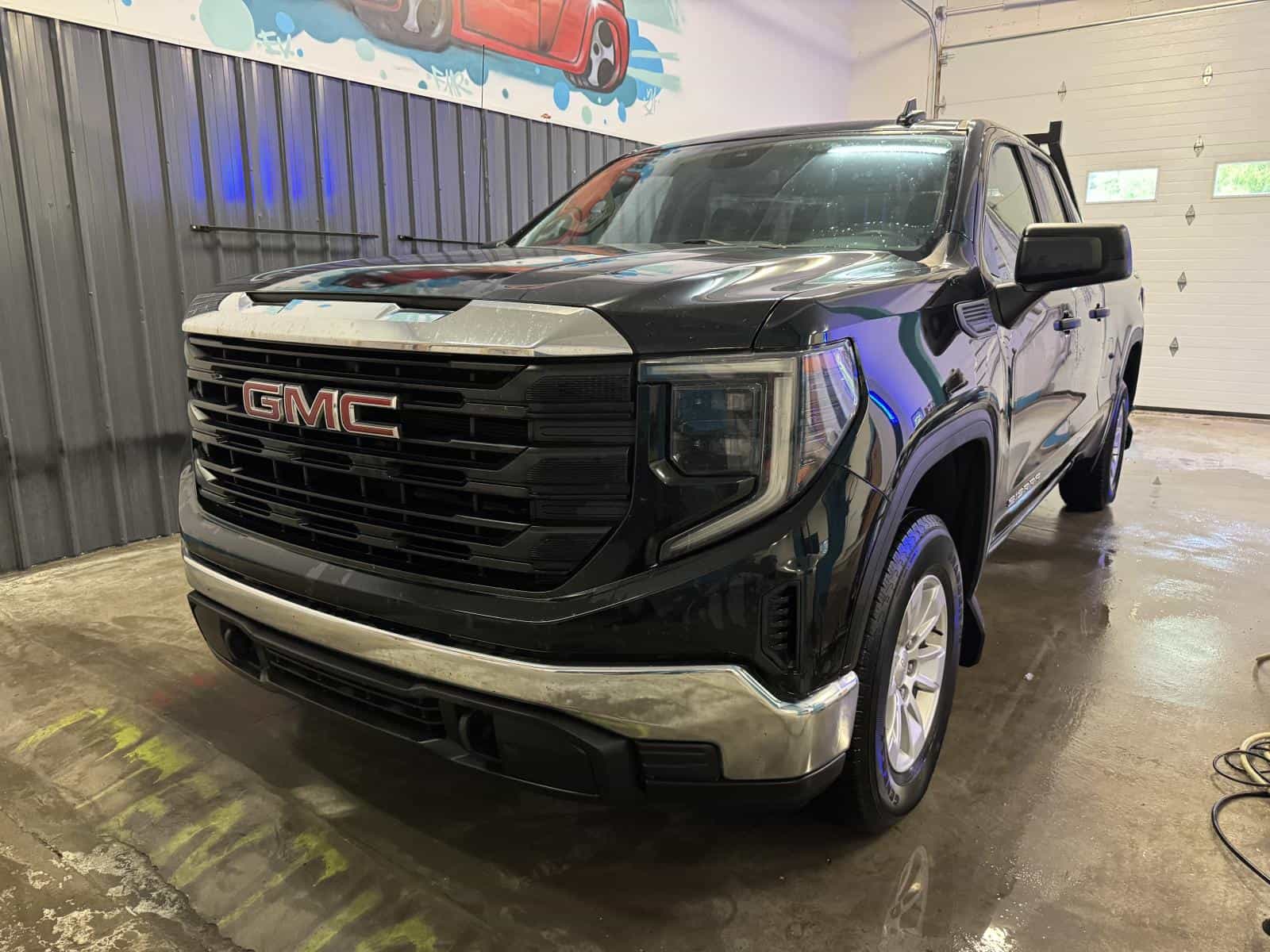 2023 GMC Sierra 1500 Base - Image 1